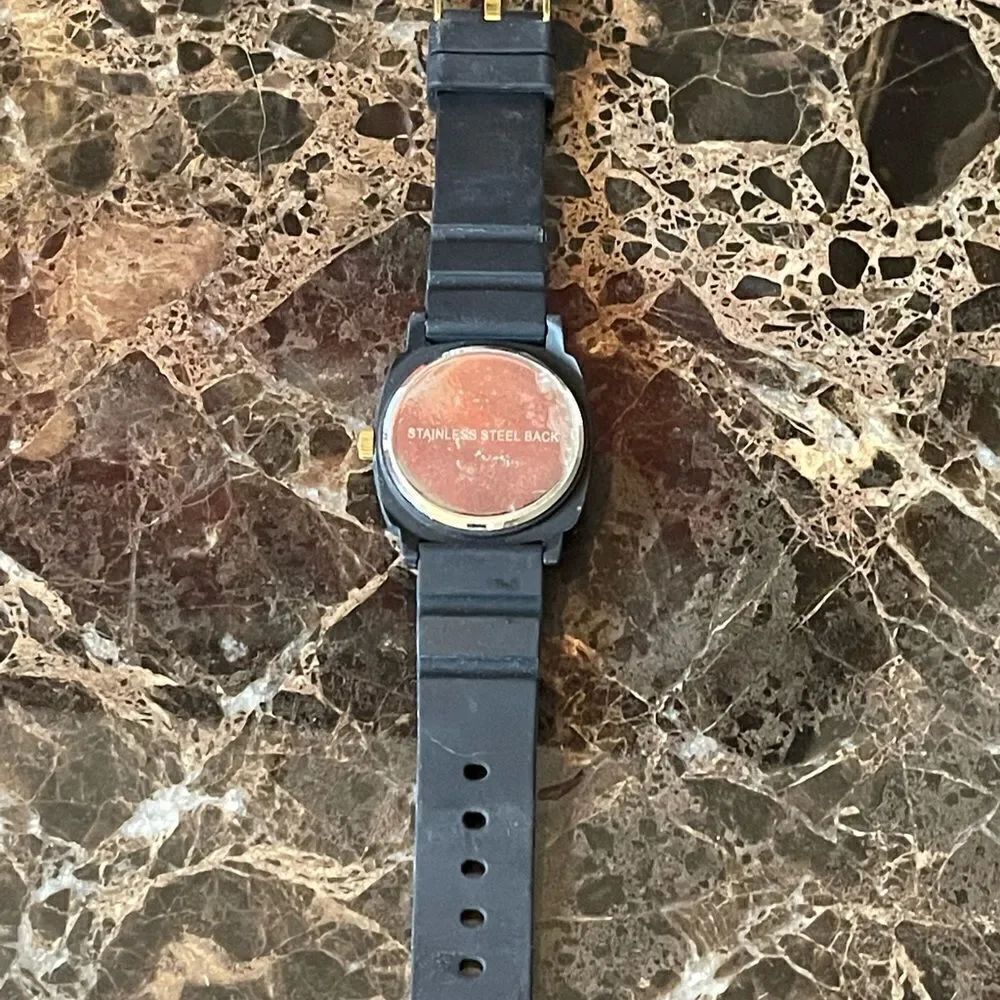 BLACK SILICONE Watch!  - Picture 4 of 8